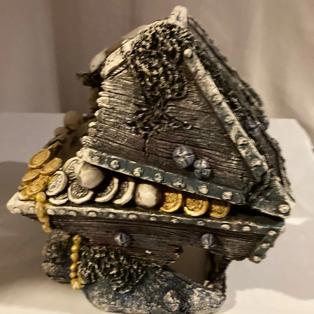 Aquarium treasure chest decor large